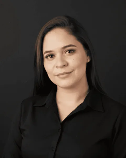 Vanessa, equipe seguros da MEMK